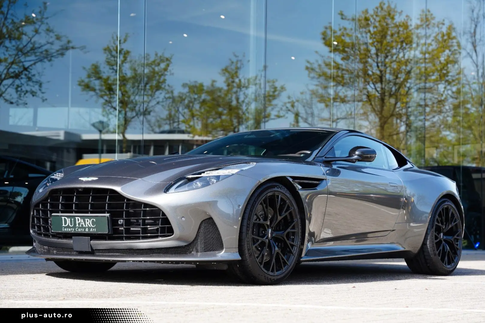 Aston Martin Db12