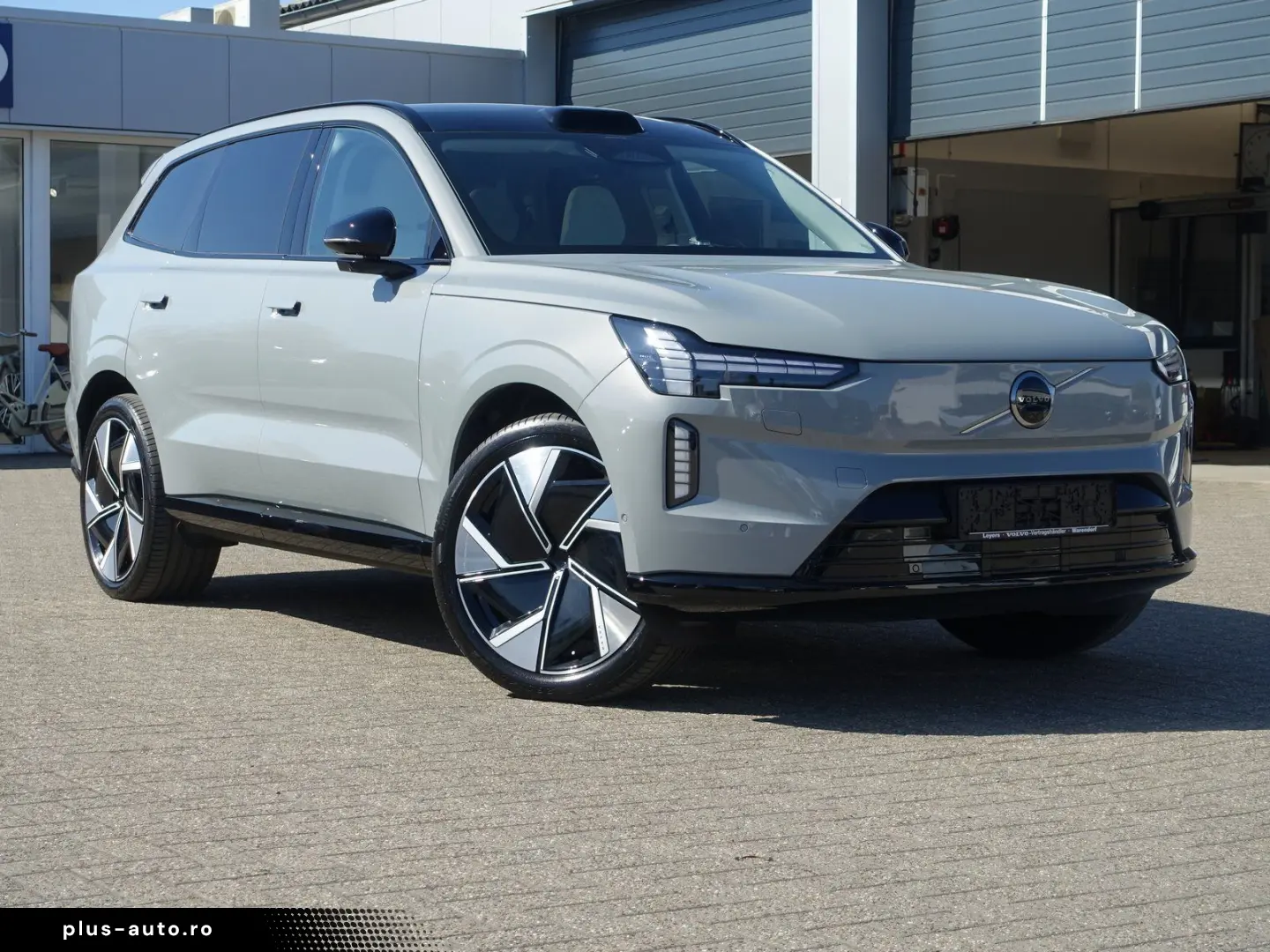 Volvo Ex90