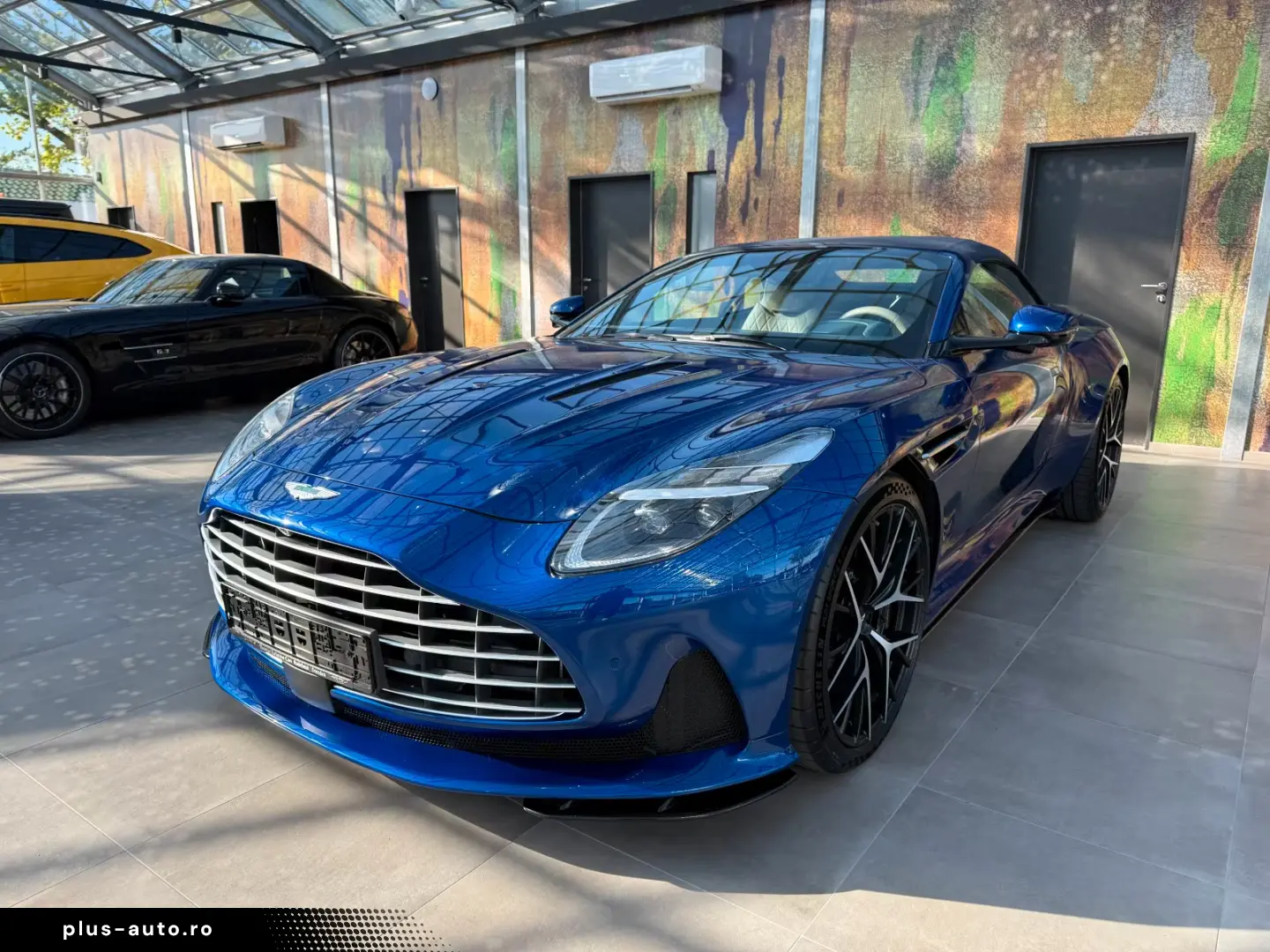 Aston Martin Db12