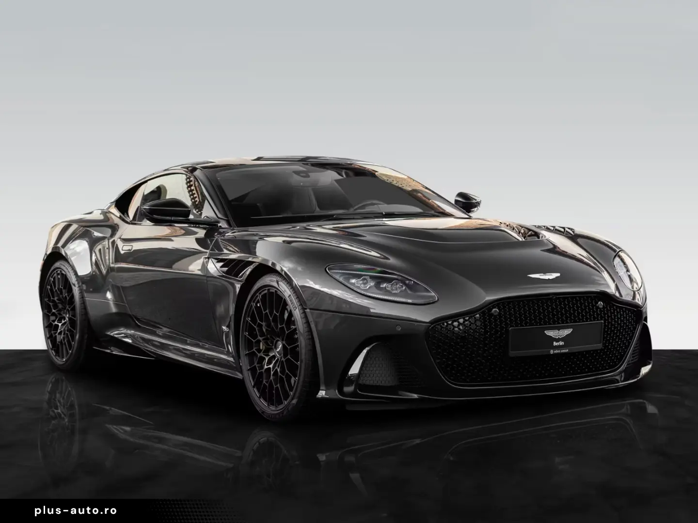 Aston Martin Dbs