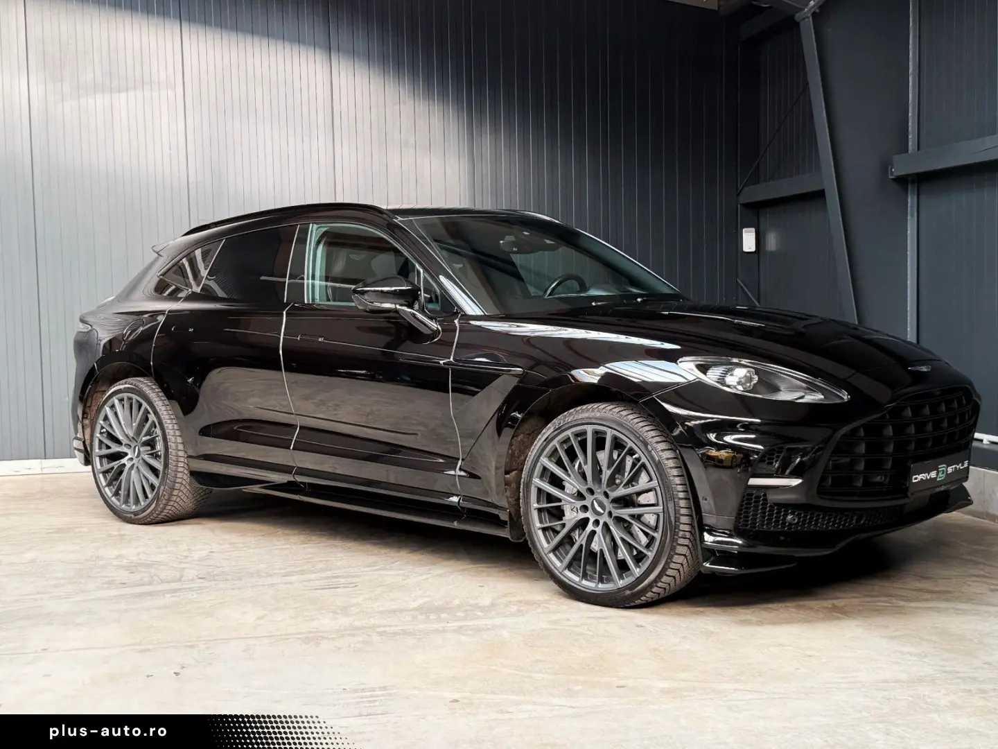 Aston Martin Dbx