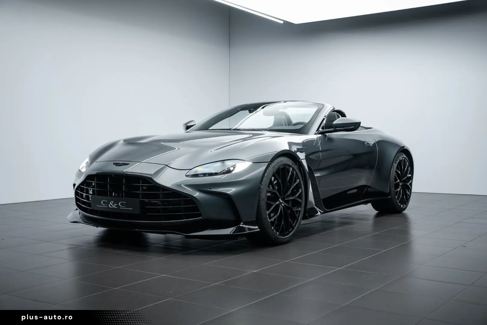 Aston Martin V12 Vantage