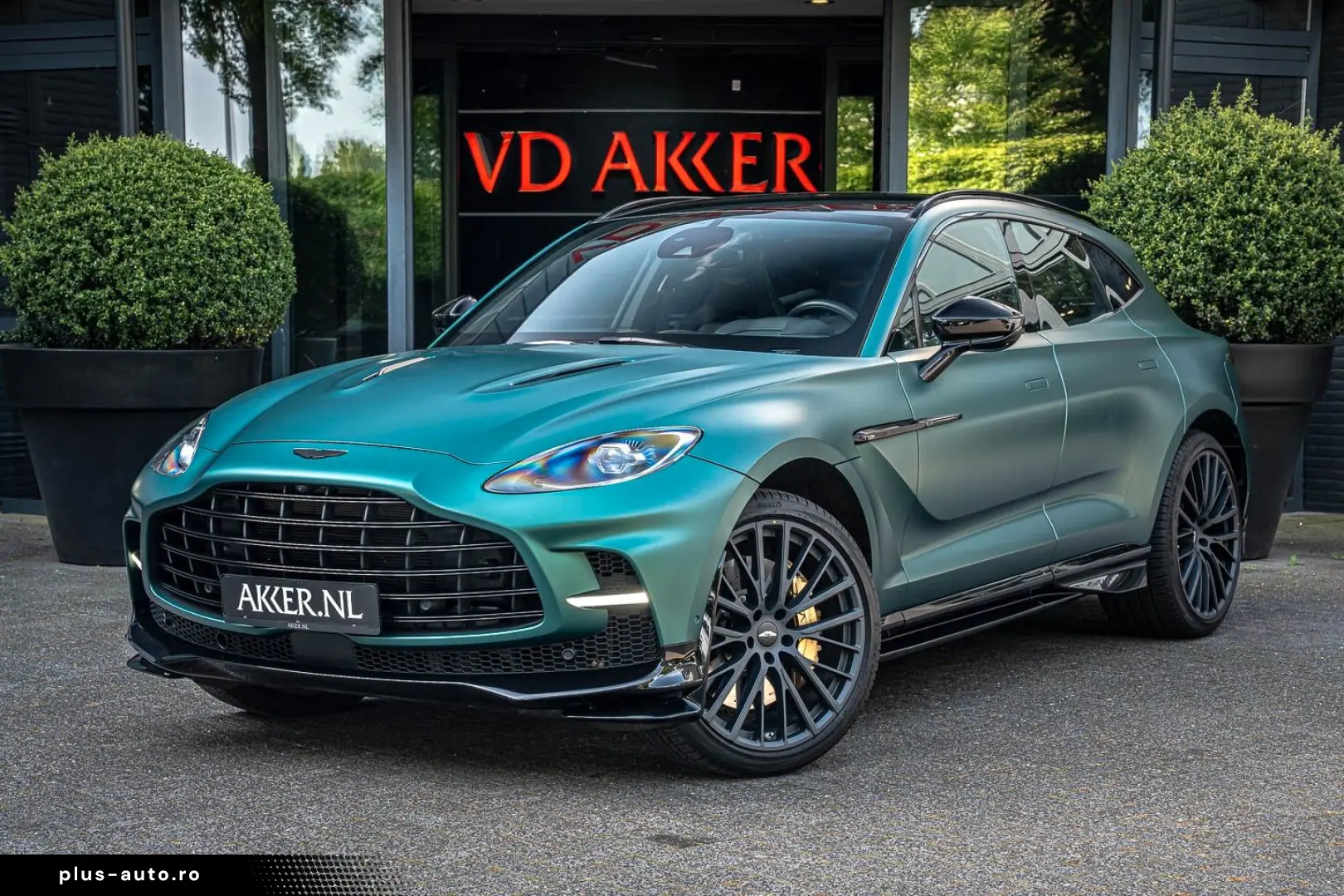 Aston Martin Dbx