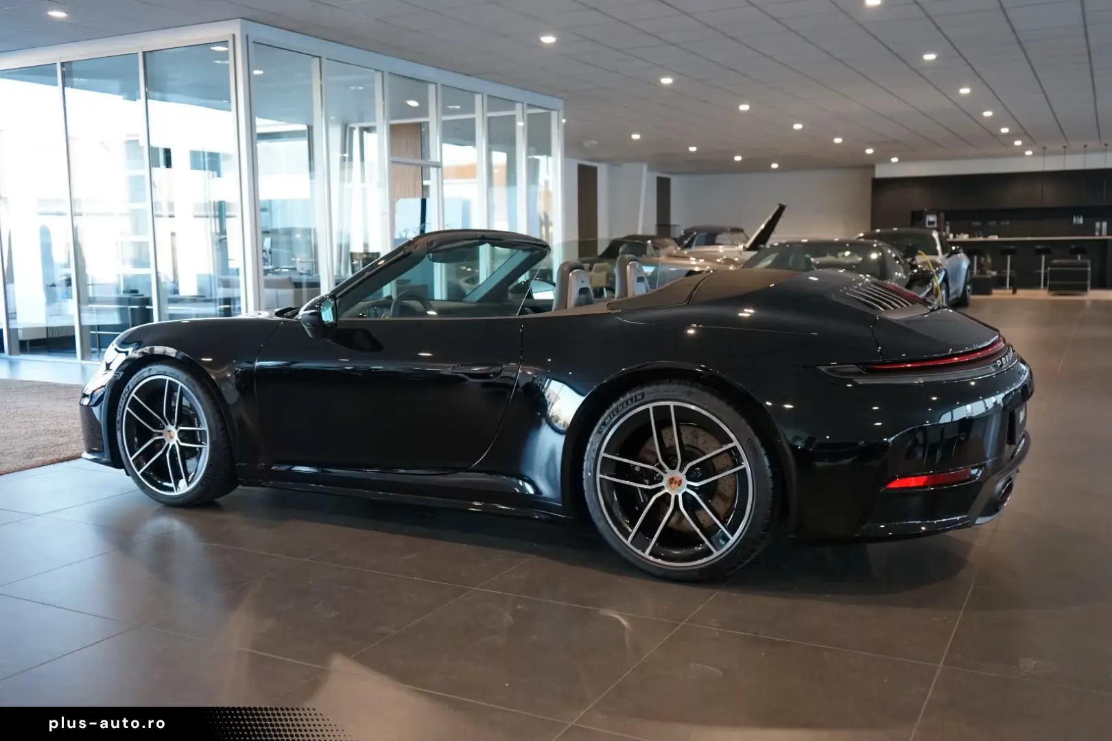 Porsche 992.2 Carrera 4S Cabrio SportDesign 18-Wege
