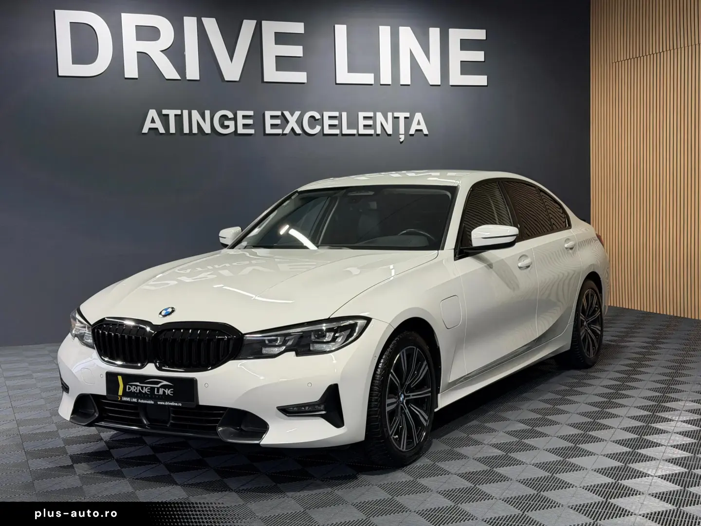 BMW 330