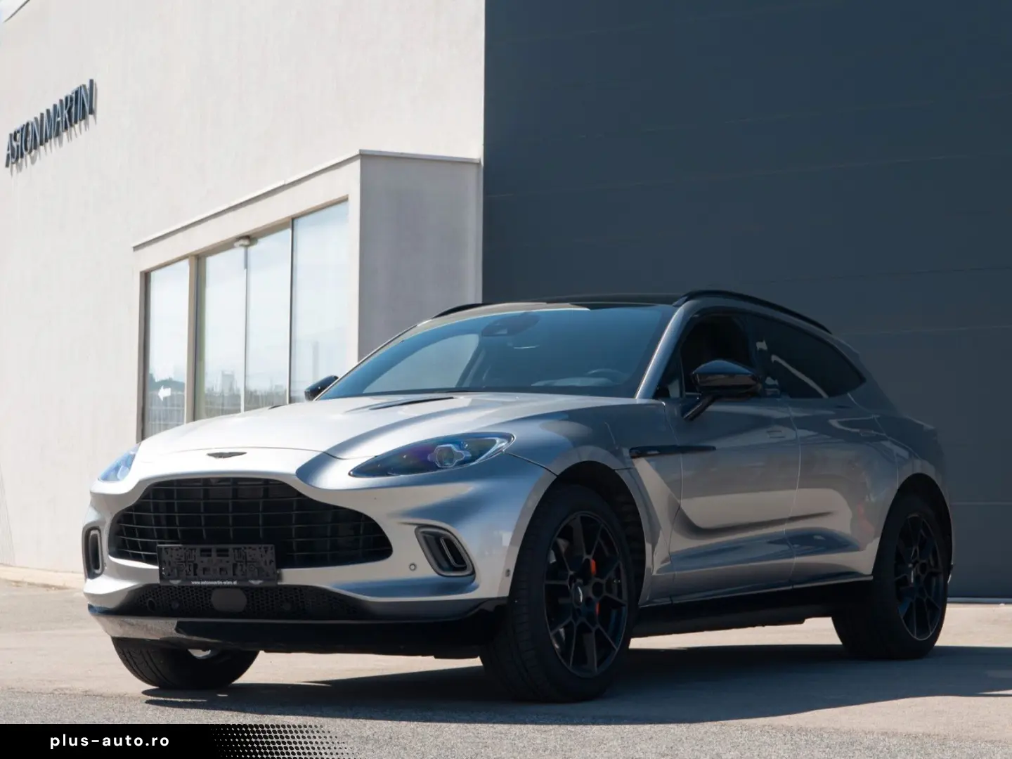 Aston Martin Dbx