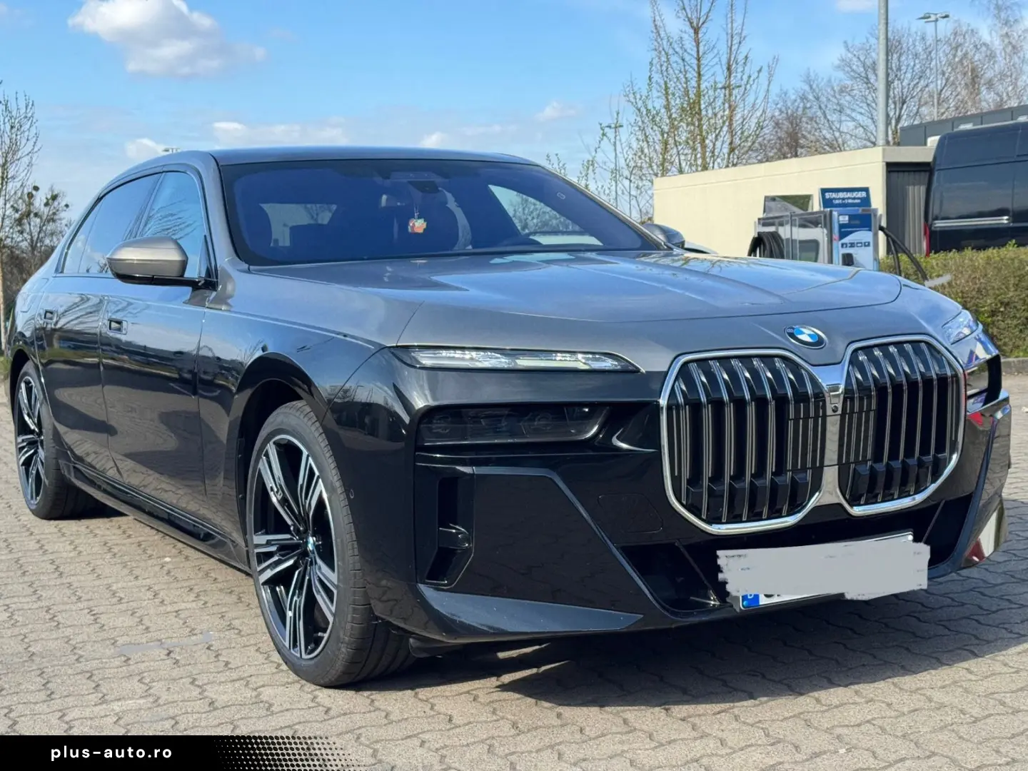 BMW 740