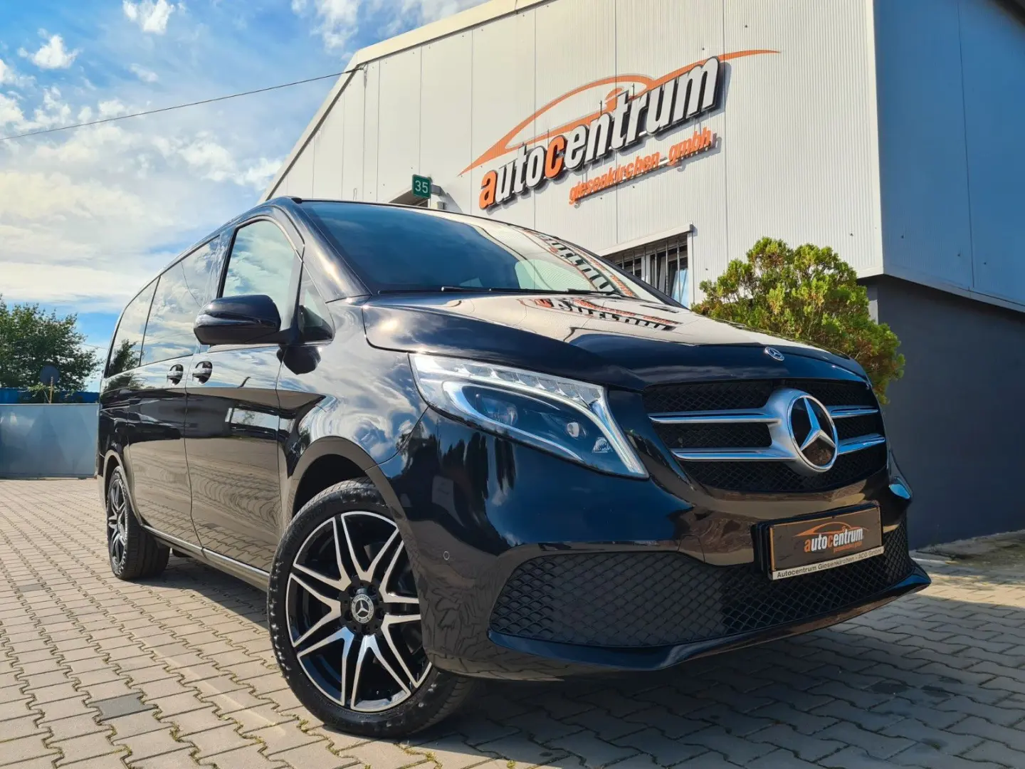 Mercedes-Benz V 220