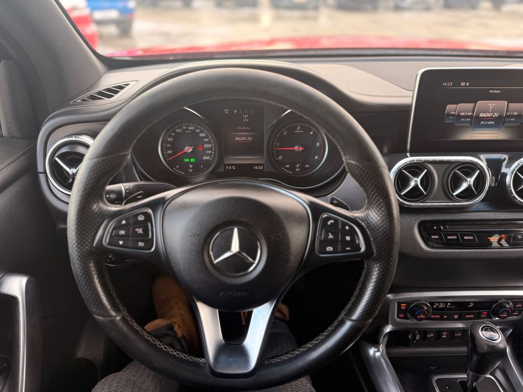 Mercedes-Benz X — poza 3