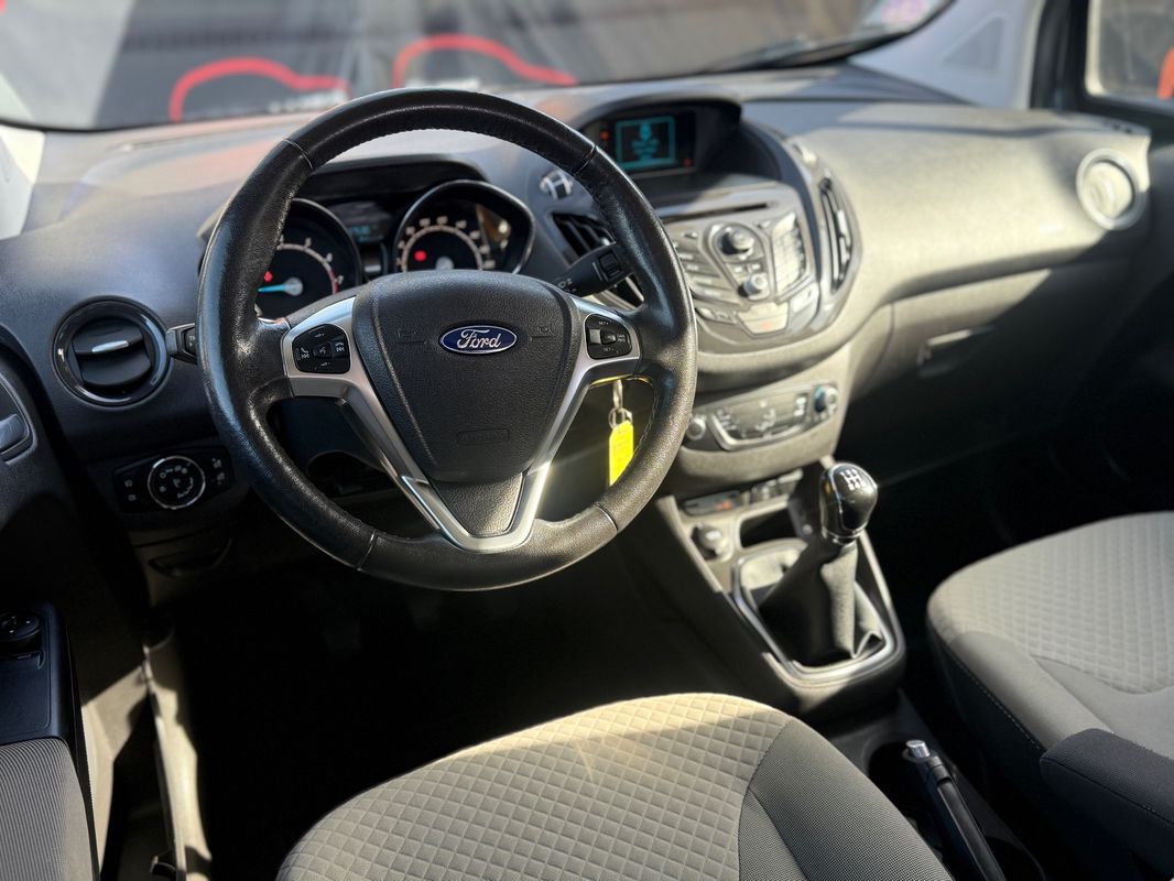 Ford Tourneo Courier — poza 3