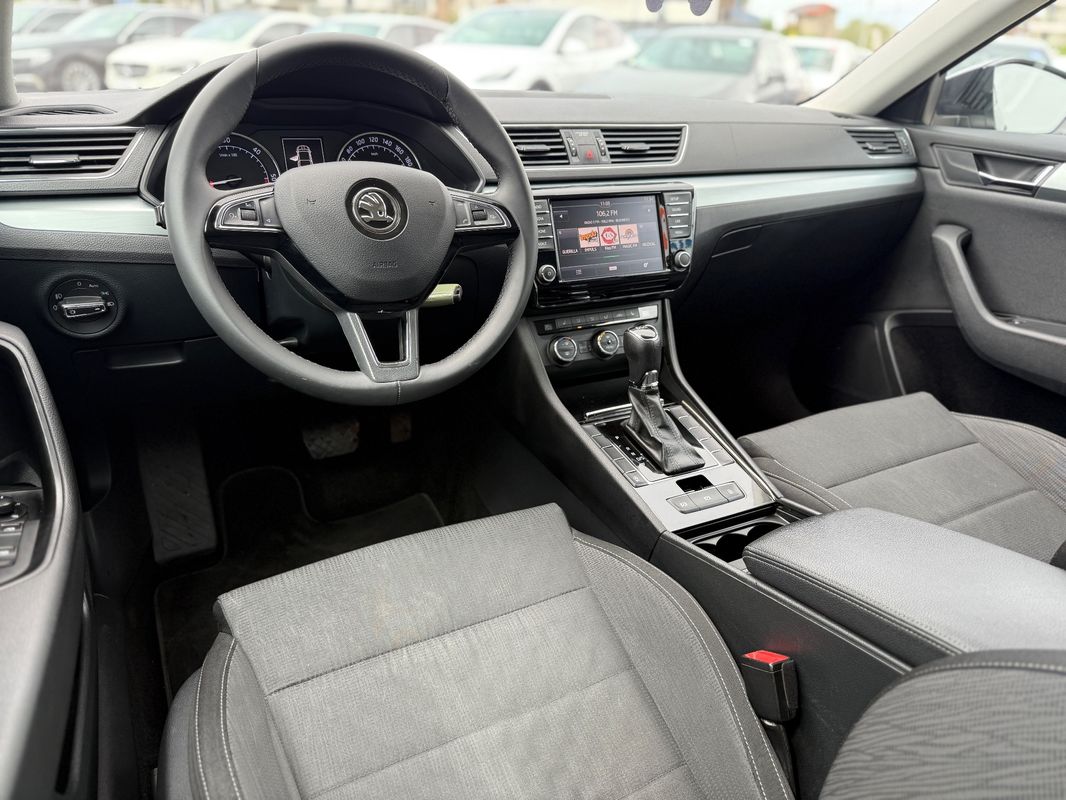 Skoda Superb — poza 3