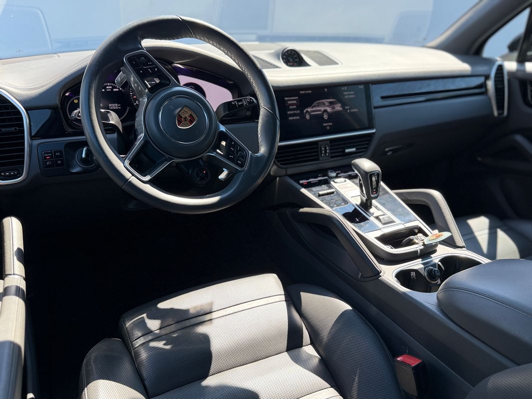 Porsche Cayenne — poza 3