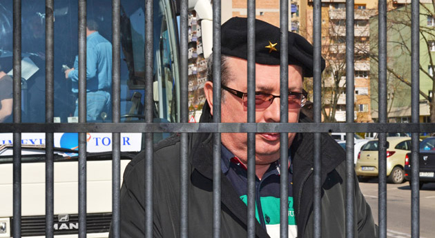 Episodul II - De ce e turbat Valerică? Pe lângă că o are mică, mai are şi alte probleme