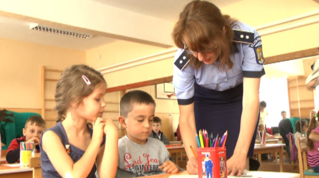 Patru echipaje s-au calificat la faza judeţeană a concursului “Suntem mici, dar circulăm corect”