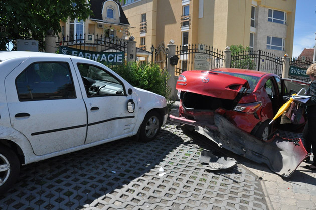 Tânără grav rănită într-un accident produs de un taximetrist