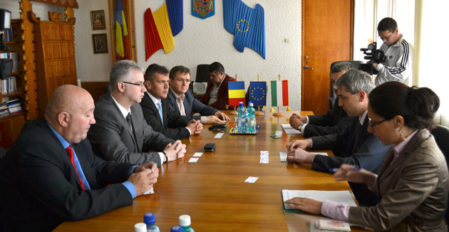 Pregătiri pentru absorbţia transfrontalieră de fonduri europene