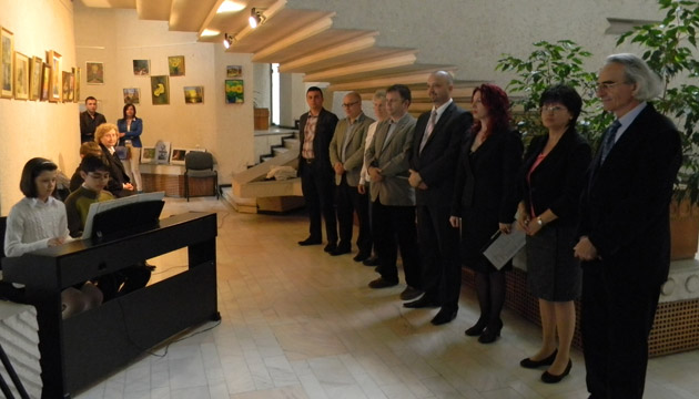 Expoziţie comună a elevilor Şcolii de Arte şi a şcolii din Teglas