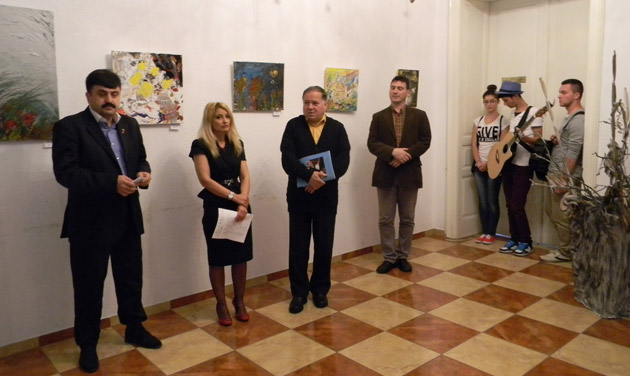 Expoziţie caritabilă pentru ajutorarea artistei Iulia Olar