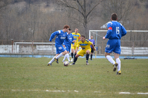 La doi pași de promovare!