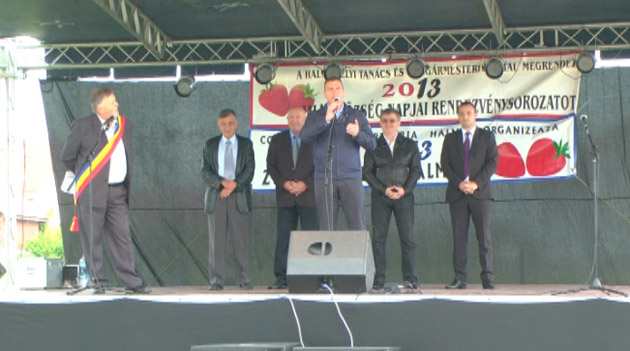 Sărbătoare în capitala Ţării căpşunelui