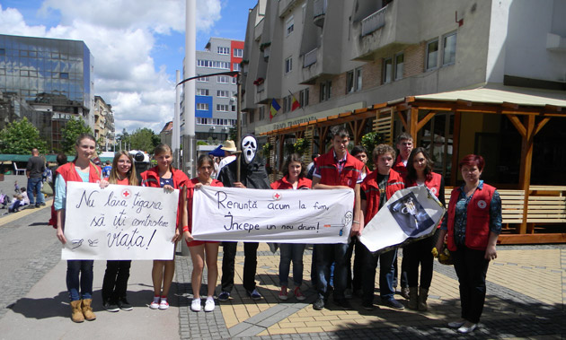 Marş antifumat al voluntarilor Crucii Roşii Satu Mare