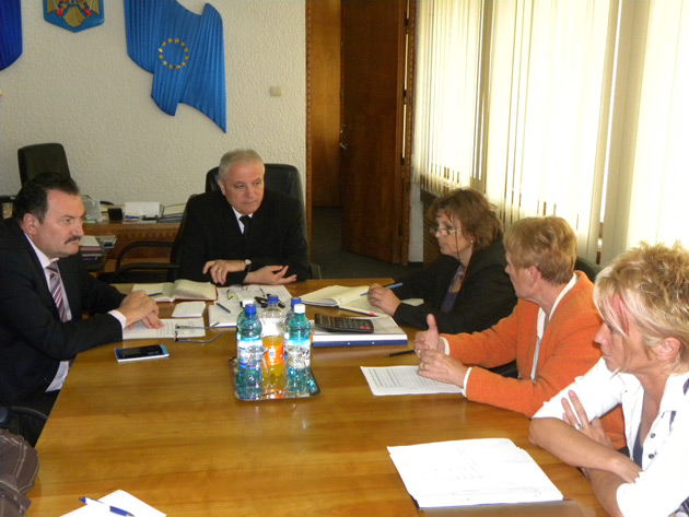 Prefectul Avram se implică în deblocarea  posturilor unice vacante