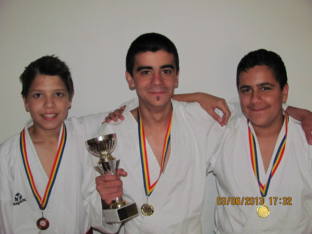 De 4 X aur la Naţionale