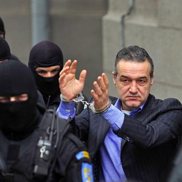 Becali rămâne în detenție