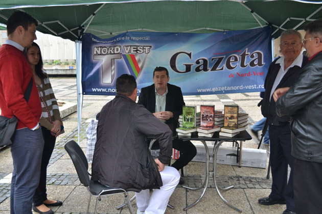 Sătmărenii, interesaţi de cărţile Revoluţiei