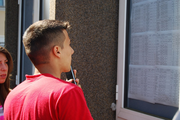 Zece medii de 10 la afișarea rezultatelor Evaluării Naționale