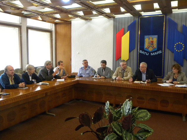 Autorităţile au început lupta pentru reintrarea în normalitate