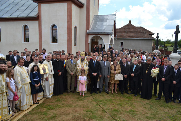 Sfinţire şi hram nou la biserica ortodoxă din Socond
