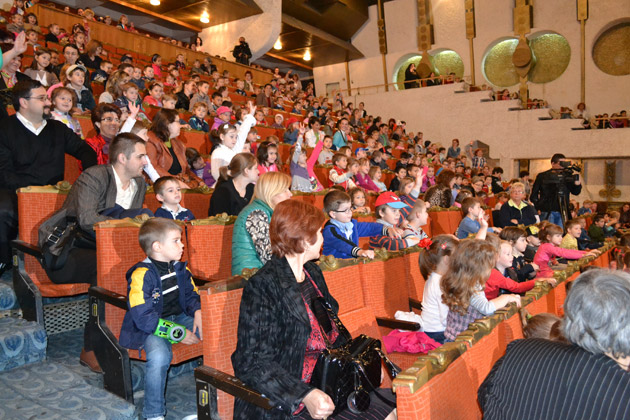 Circa două tone de baterii uzate colectate de preşcolari