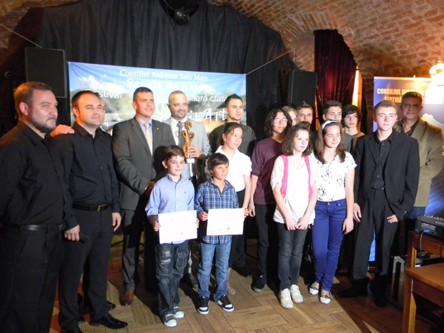 La Concursul interjudeţean de chitară clasică - “Samus Guit Art” Elevii sătmăreni au câştigat cele mai multe premii