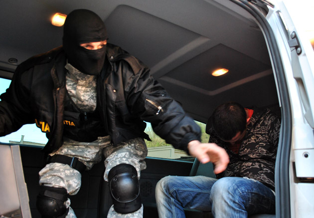 Traficanţi de droguri trimişi la “răcoare”