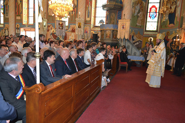 Biserica din Vetiş, sfinţită de PS Iustin Sigheteanu