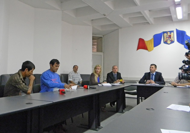 O familie din Boghiş trăieşte într-o sărăcie cumplită