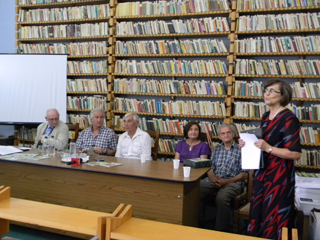 Biologul Carol Karacsonyi a donat 17 cărţi Bibliotecii Judeţene