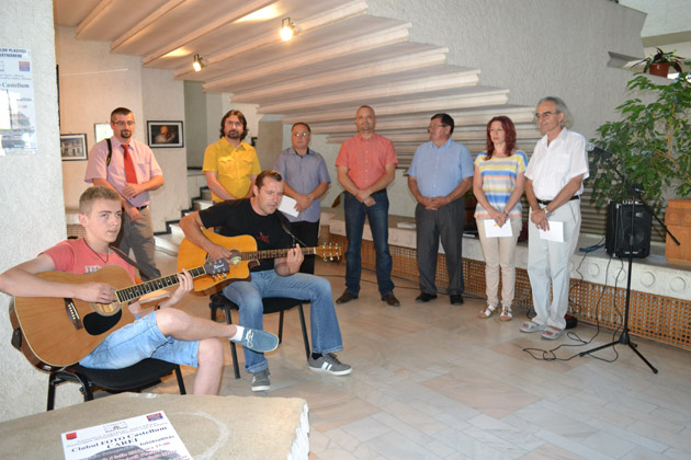 Peste 40 de fotografii expuse de artiştii careieni