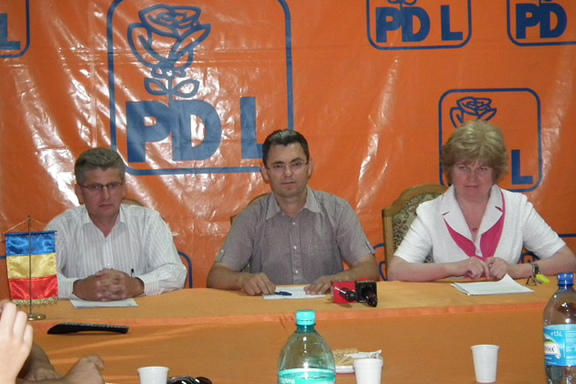 PDL îi trimite pe elevi la muncă