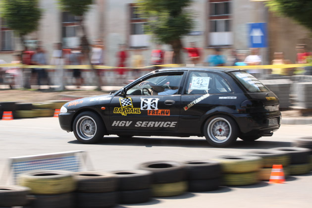 Motoare turate şi cauciucuri încinse la Carei