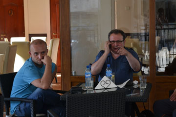 Autodiscreditare prin  autodenunţare