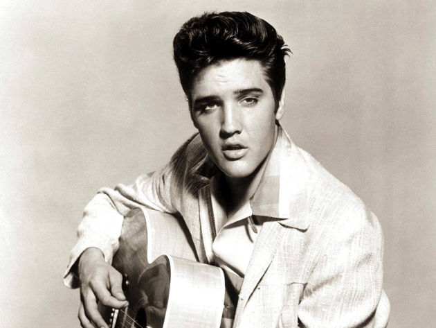Uniforma militară a cântăreţului Elvis Presley, scoasă la licitaţie