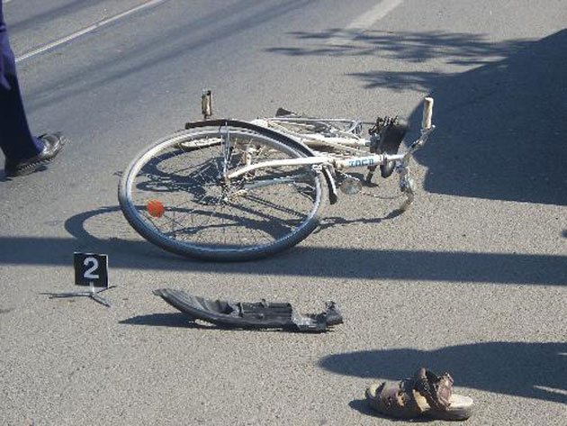 Biciclist accidentat pe raza localităţii Bocşa