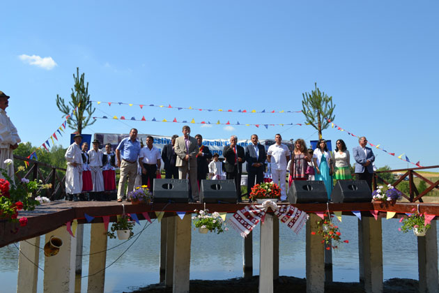 Regal folcloric codrenesc la Oţeloaia