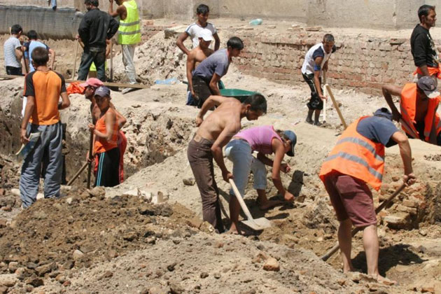 Construcţiile, paradisul muncii la negru