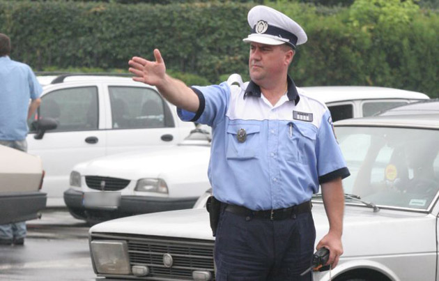 Doi sătmăreni depistaţi în trafic fără permis