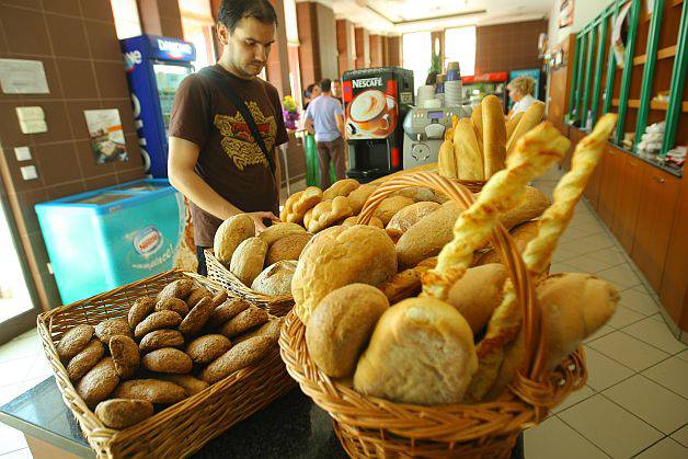 LISTA modificărilor de preţuri valabile de la 1 septembrie. Ce scumpiri aduce toamna în portofelele românilor