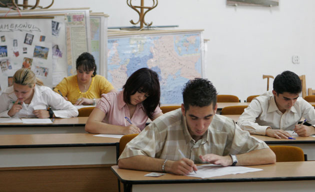 Peste 600 de absenţi la Bac-ul de toamnă