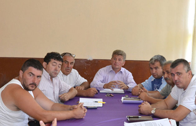 Recompensă pentru mazilirea liderilor PDL